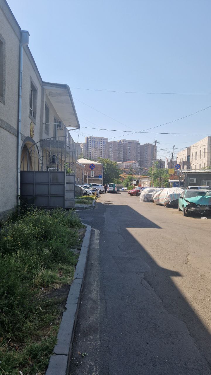 Ворота арки, в которую нужно будет свернуть